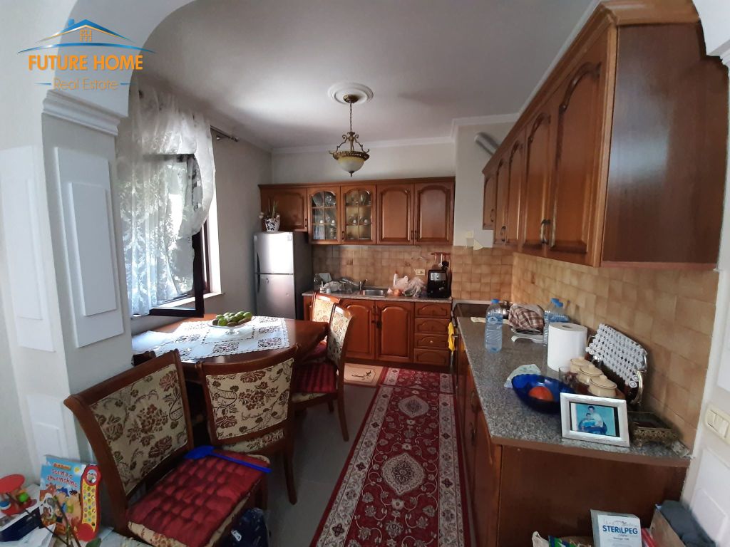 Shitet,Apartament 1+1, Komuna e Parisit,Tiranë. - Future Home