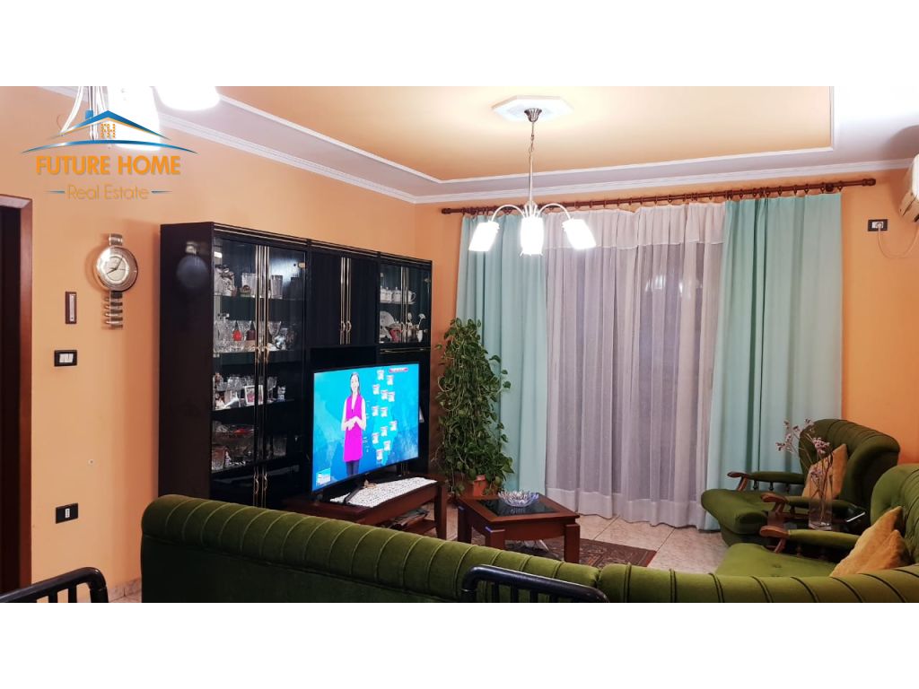 Shitet, Apartament 3+1, Komuna e Parisit, Tiranë. - Future ...